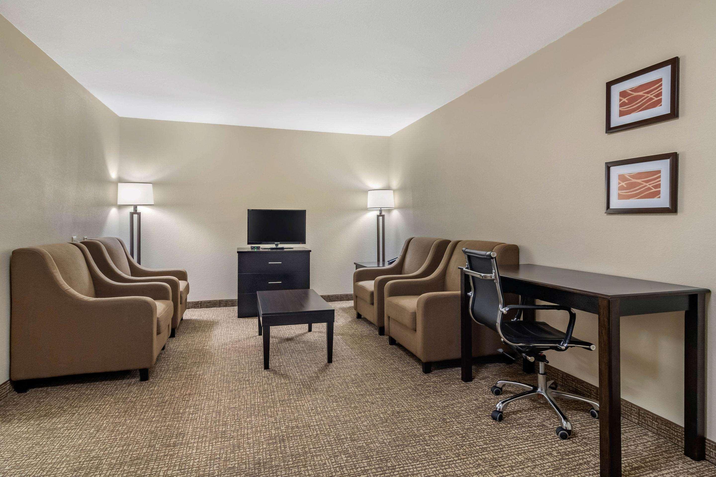 Comfort Inn & Suites Atlanta-Smyrna Exterior foto